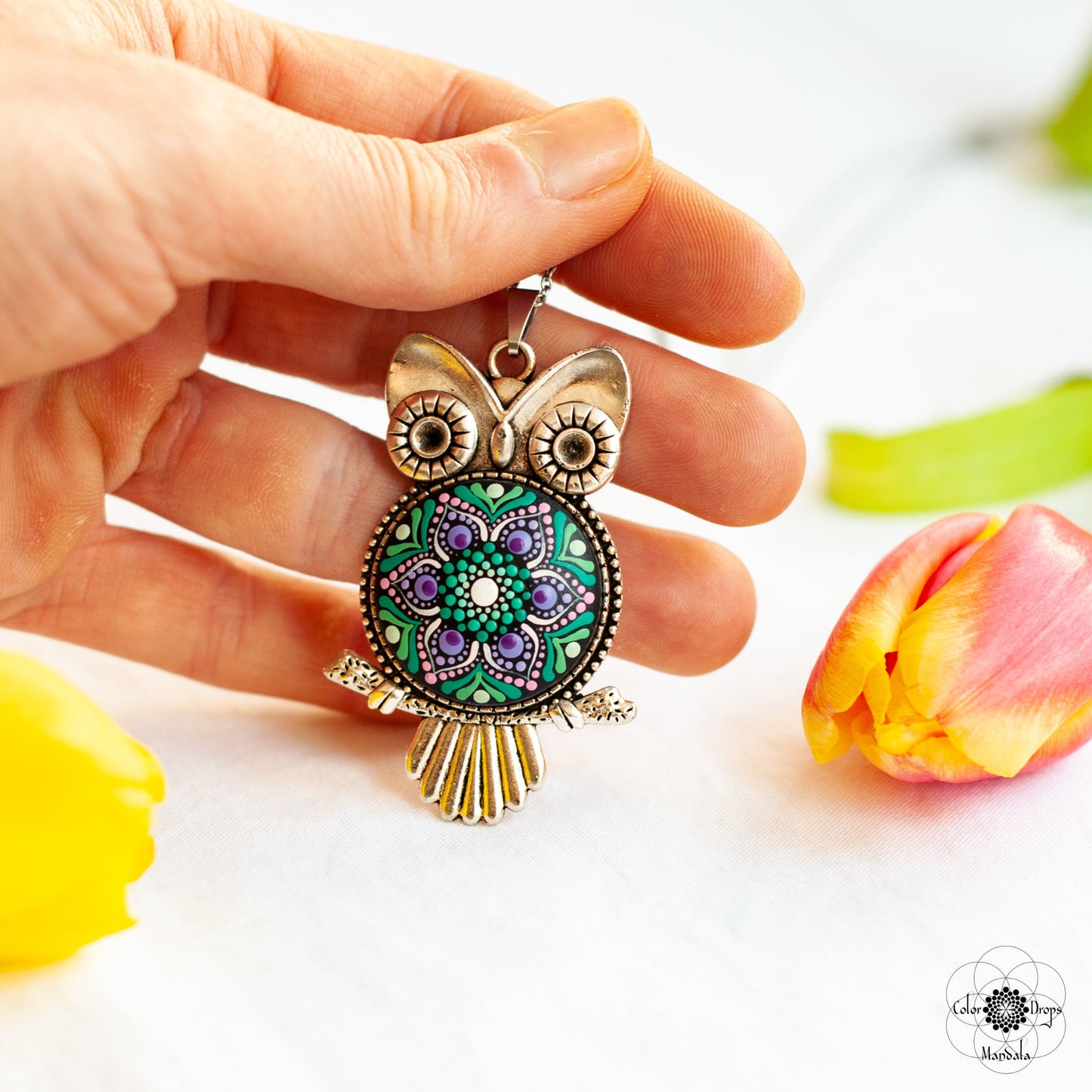 Colier Mandala Owl "Snow crocus"