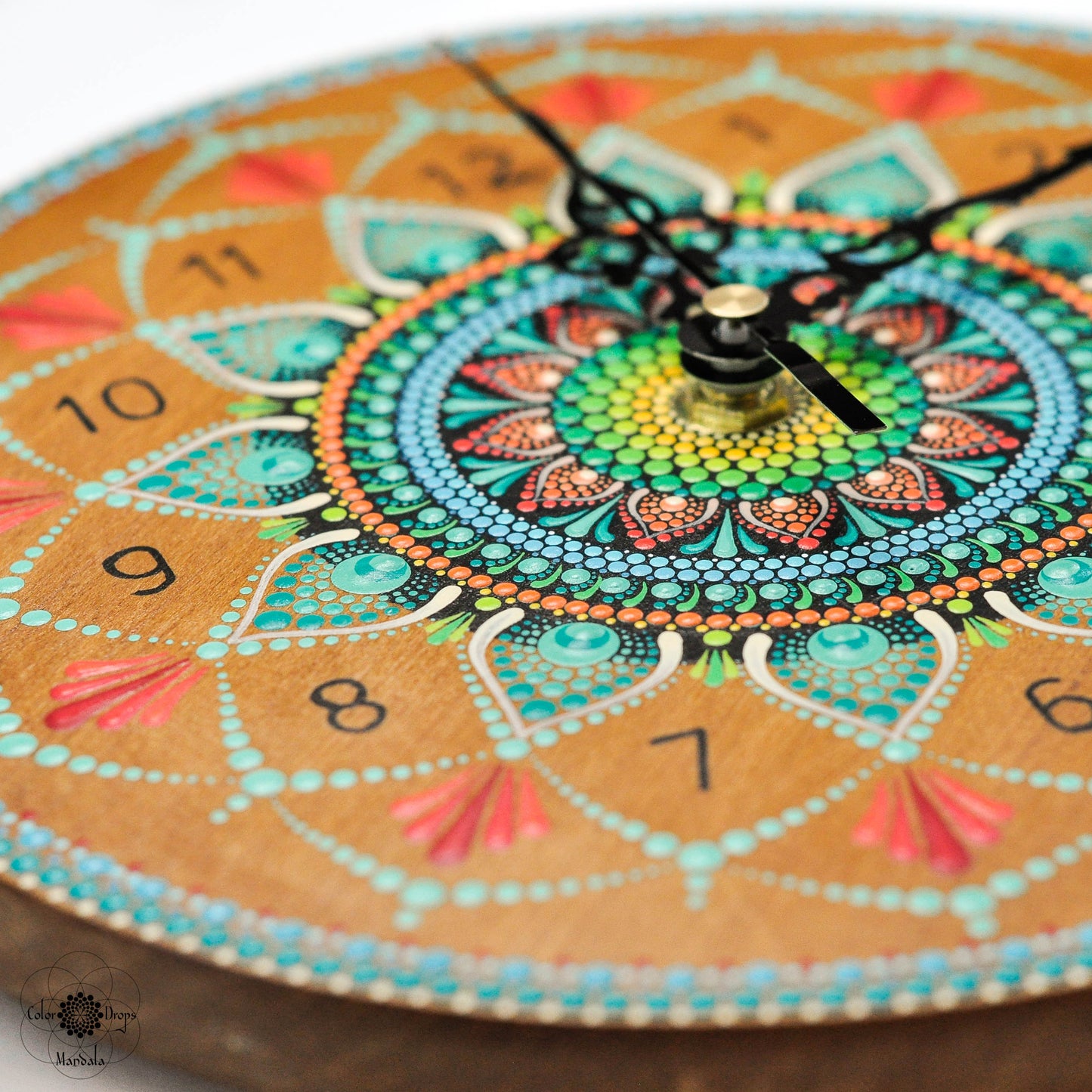 Ceas de perete din lemn "Deep Forest", diametru 22 cm