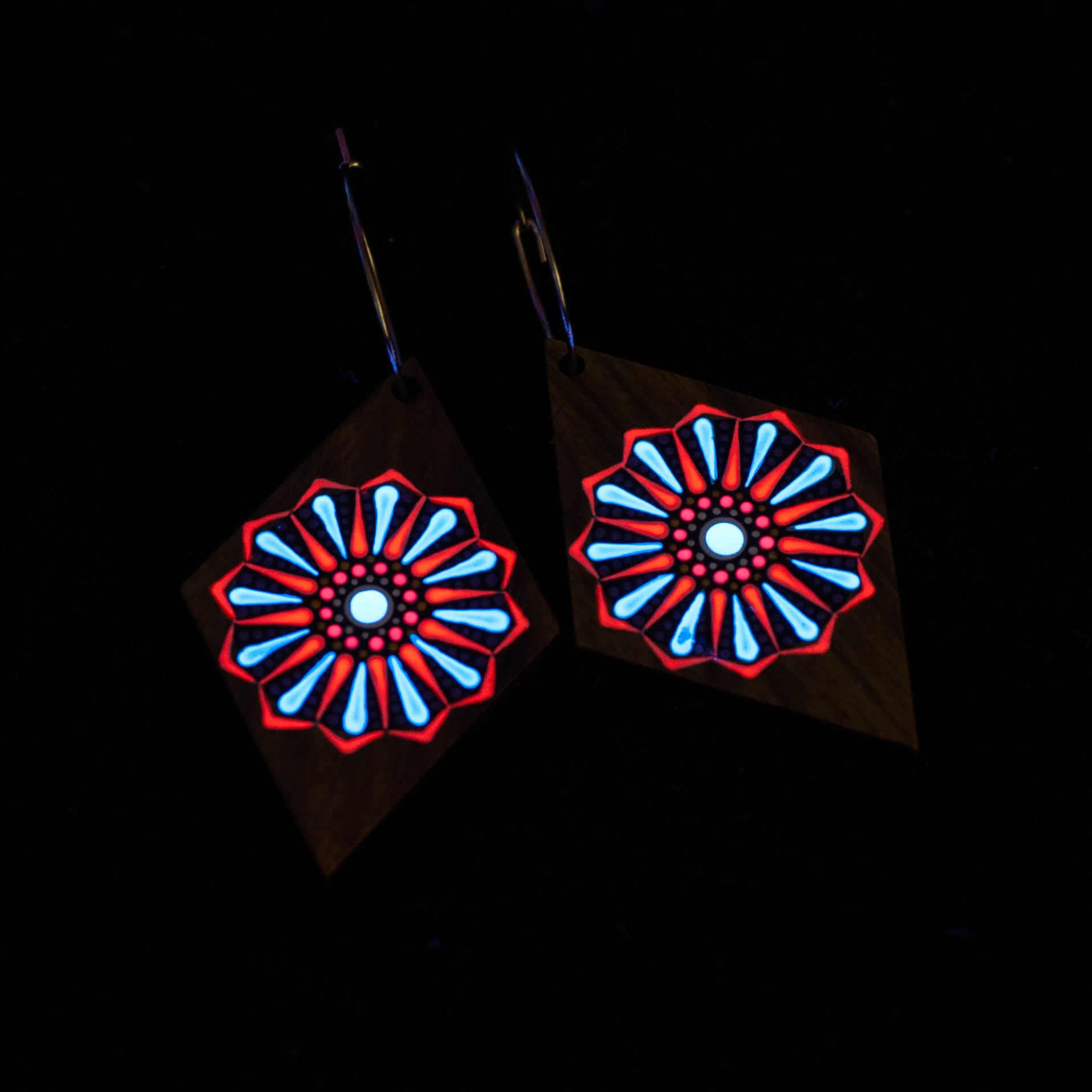 Cercei mandala "Neon Glow" - Albastru & Roz