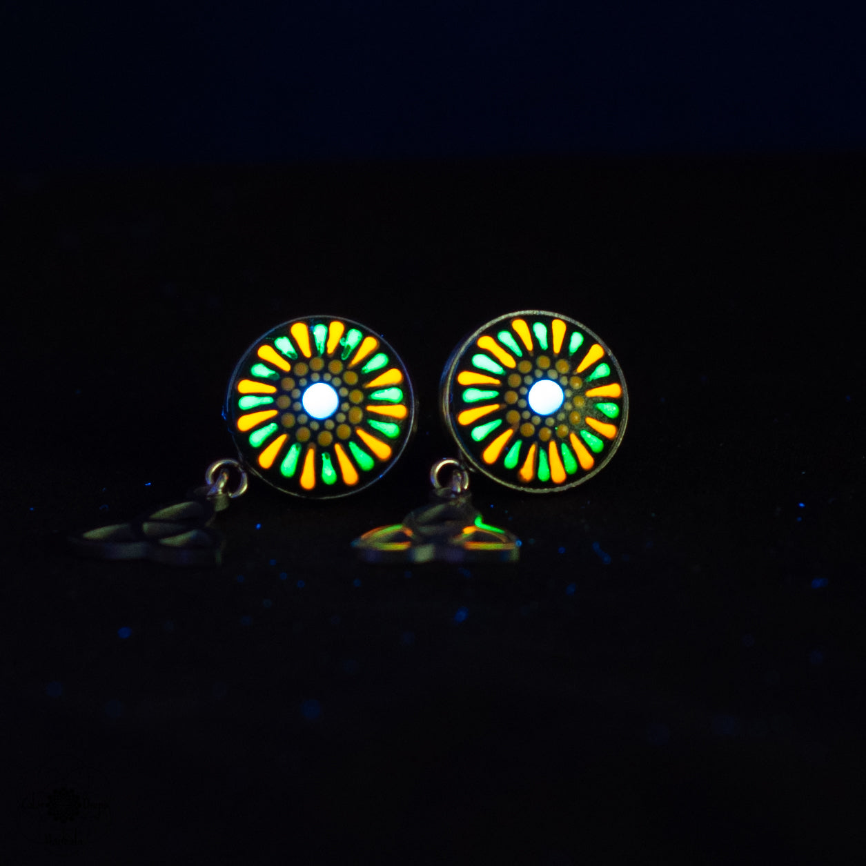 Cercei Mandala "Neon spark" - Verde & Portocaliu