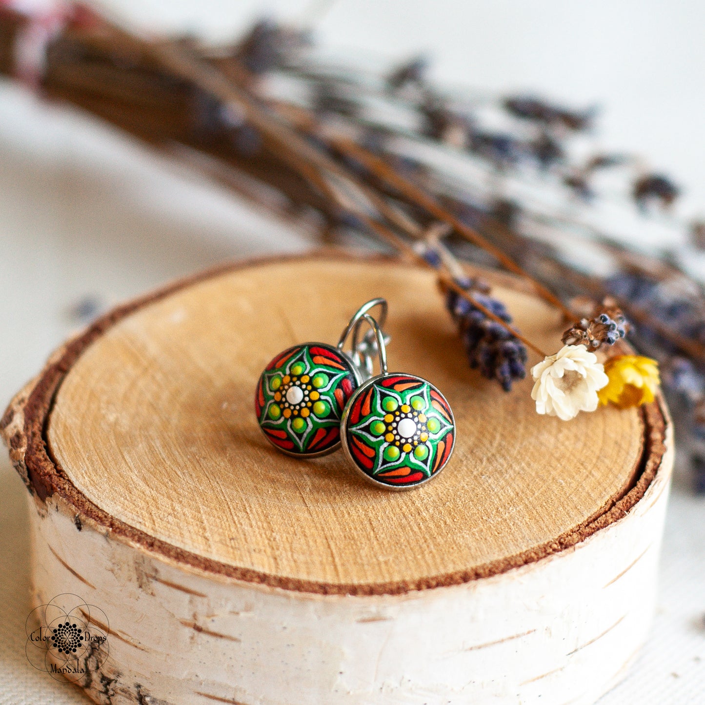 Cercei Mini cu tortiță - Verde & Roșu
