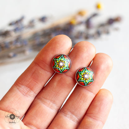 Cercei Mini cu tortiță - Verde & Roșu